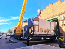 Descarga y posterior colocación con Tanquetas de máquina de 25 ton