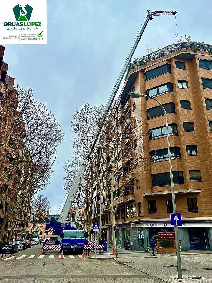 Montaje de Equipo de Climatización Industrial con permisos de ocupación de vía pública.